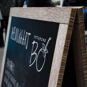 Honeycomb Cardboard Signs — image 1